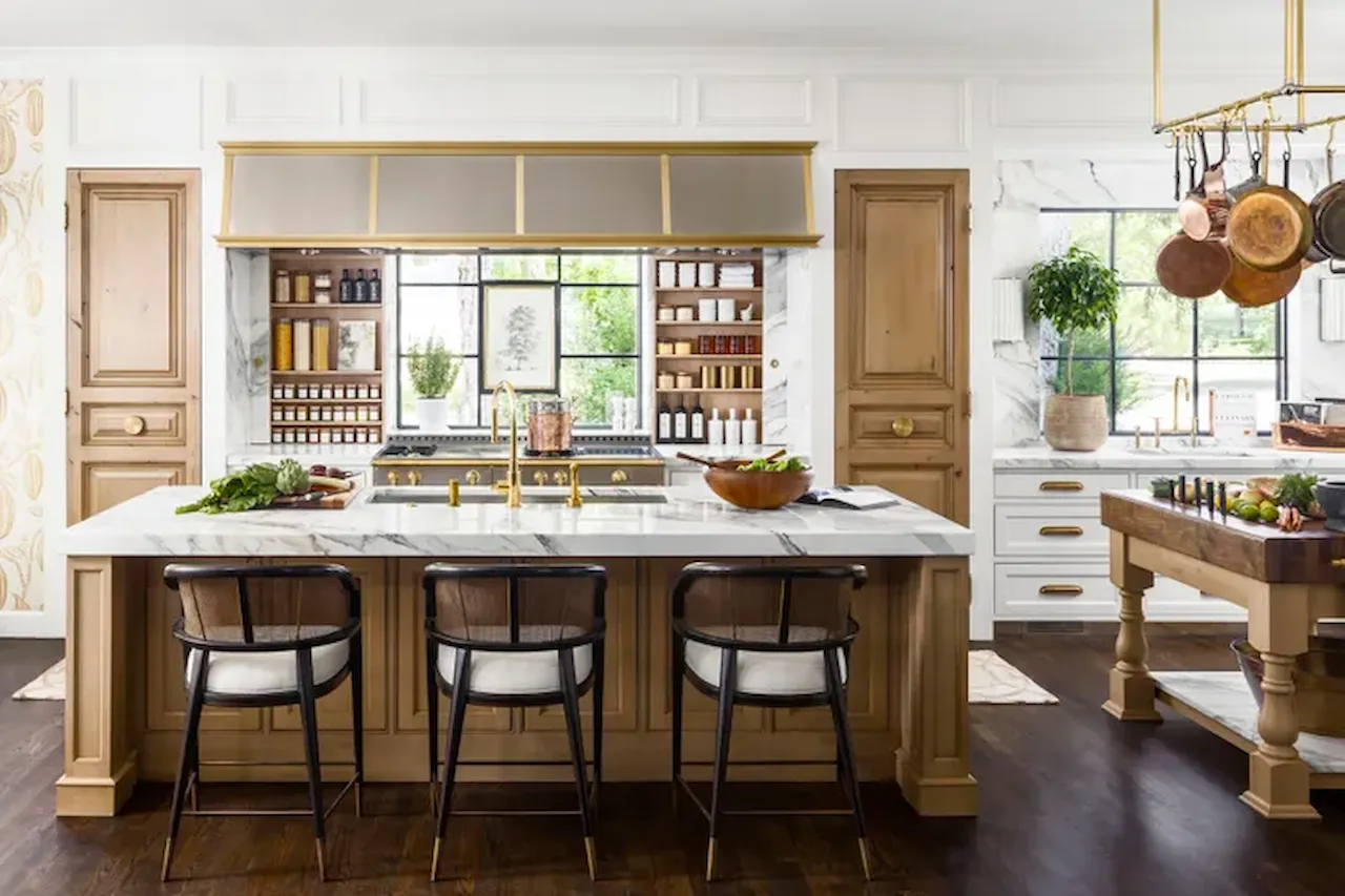 Modern kitchen upgrades designed to improve kitchen upgrade ROI and home value